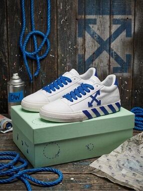 Off-White White & Blue Low-Top Sneakers